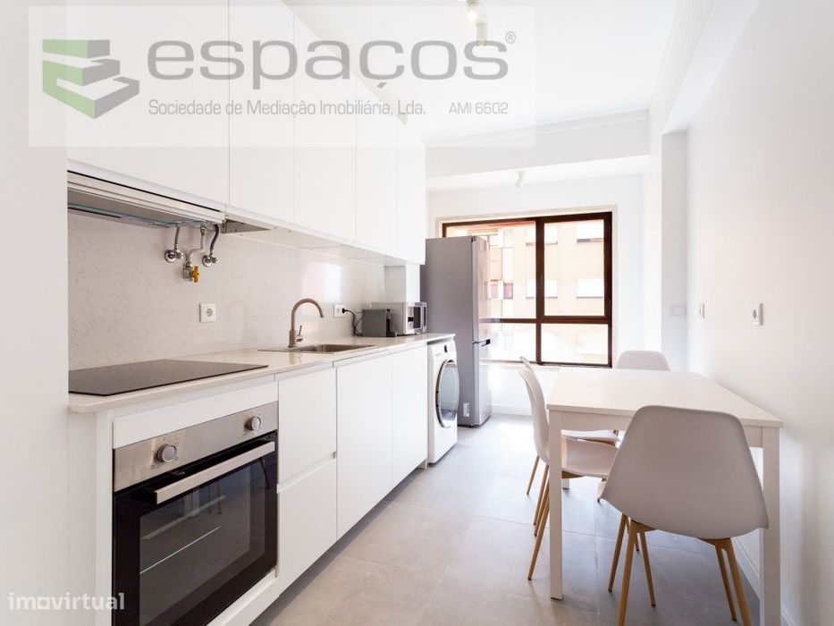T3 Telheiras- mobilado c/ 2 lugares de garagem