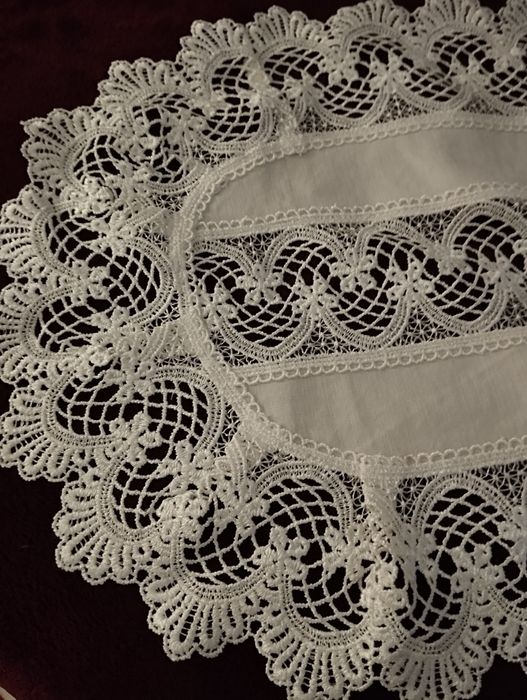 Napron em renda e linho