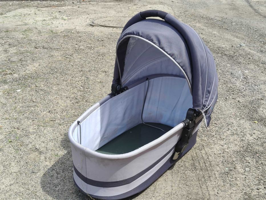 Люлька  «Valco Baby Q Bassinet»