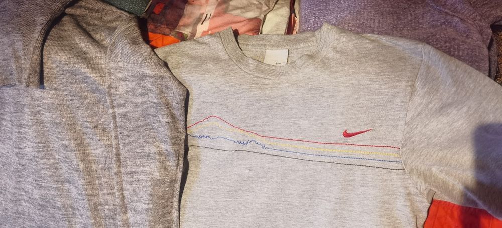 Paczka 50 szt. ubrań na rozmiar 40.