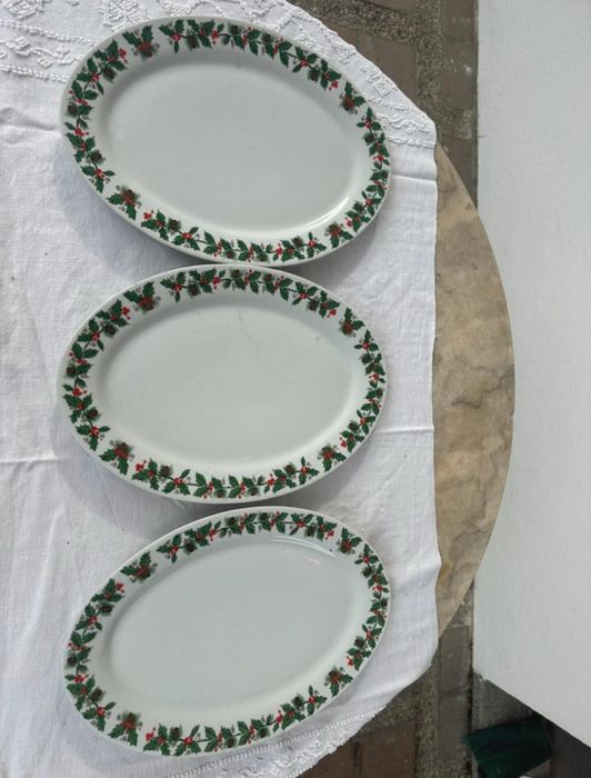 3 travessas com motivos natalícios