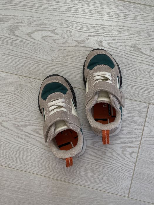 Кросівки ZARA