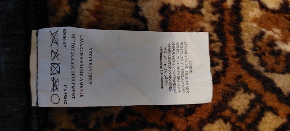 Продам платье фирменное