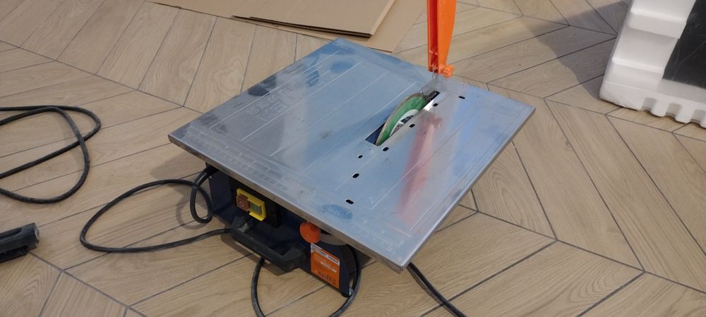 Elektryczna piła do płytek 750W 180mm DEXTER