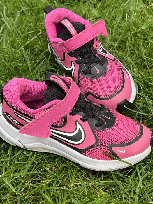 Дитячі кросівки Nike cosmic runner 28 для дівчинки