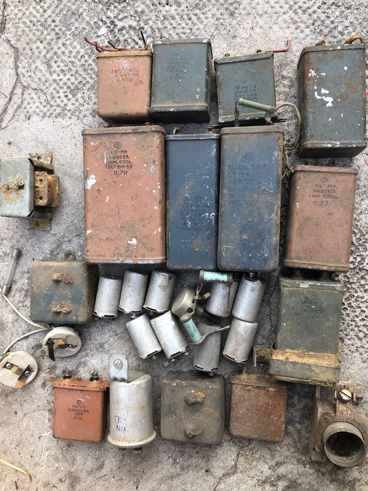 Лот старых электриковских деталей (патроны, розетки, выключатели)