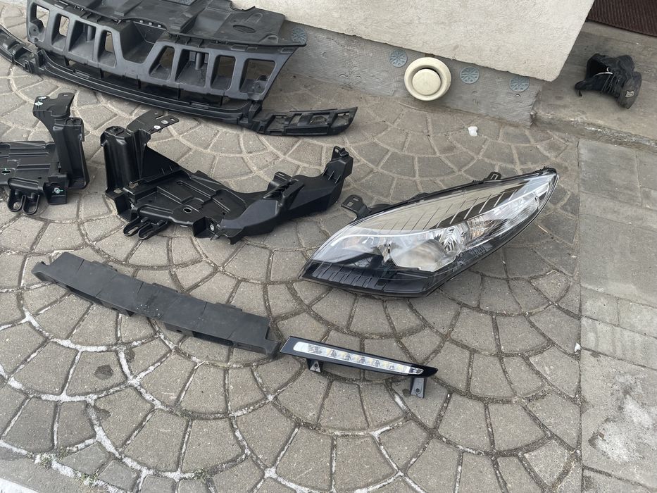 Фари фара меган 3 megane 3 кронштейн лед