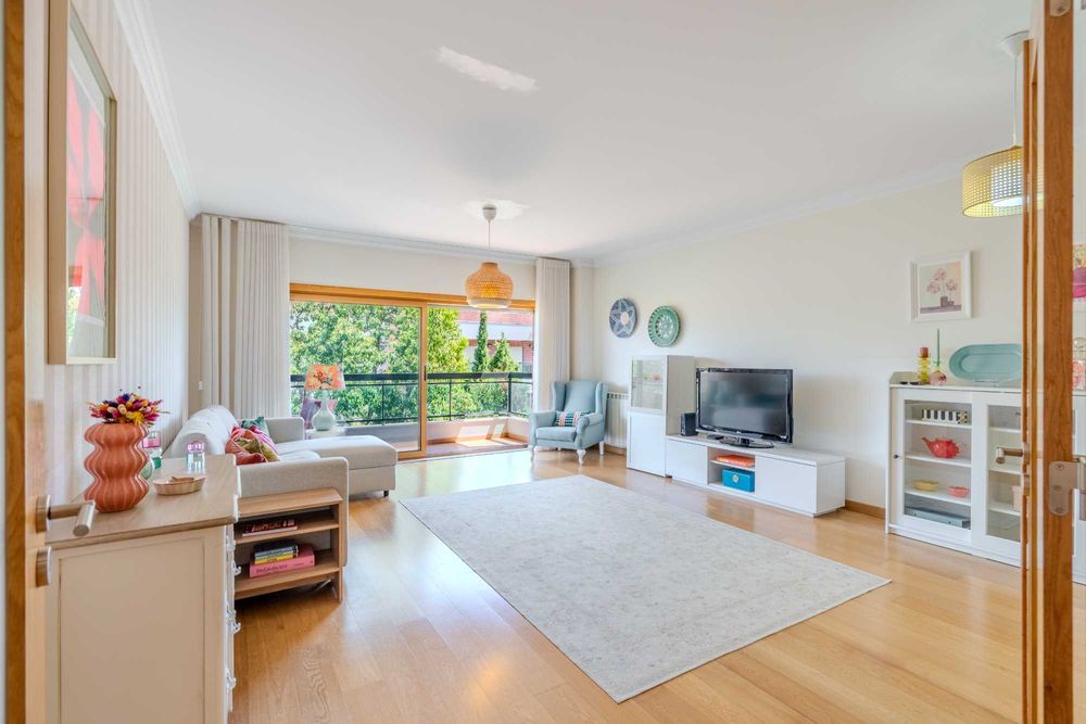 Apartamento T2 para Venda em Queijas