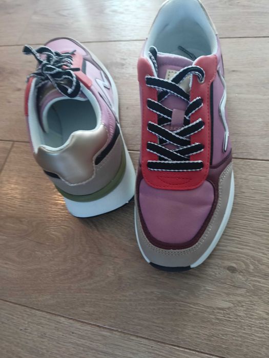 Adidasy 38 wyższa podeszwa