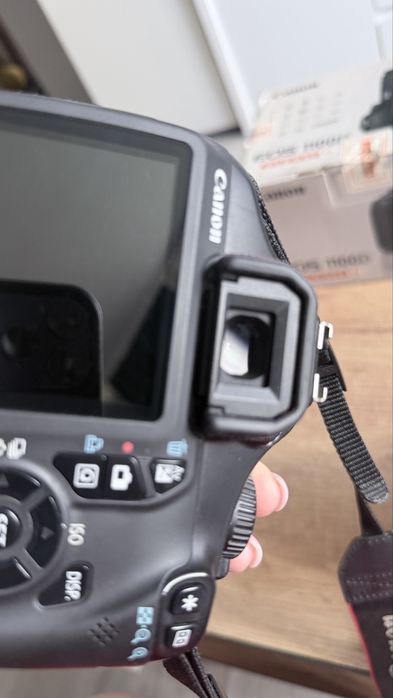 Canon EOS 1100D
