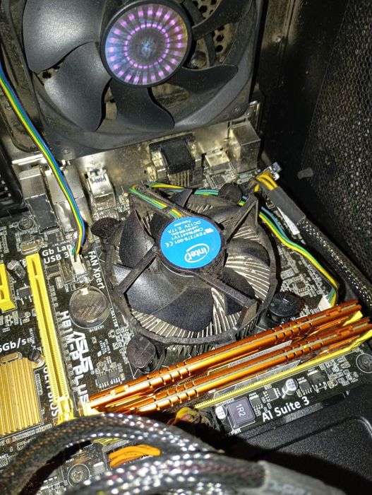 Computador torre da ASUS