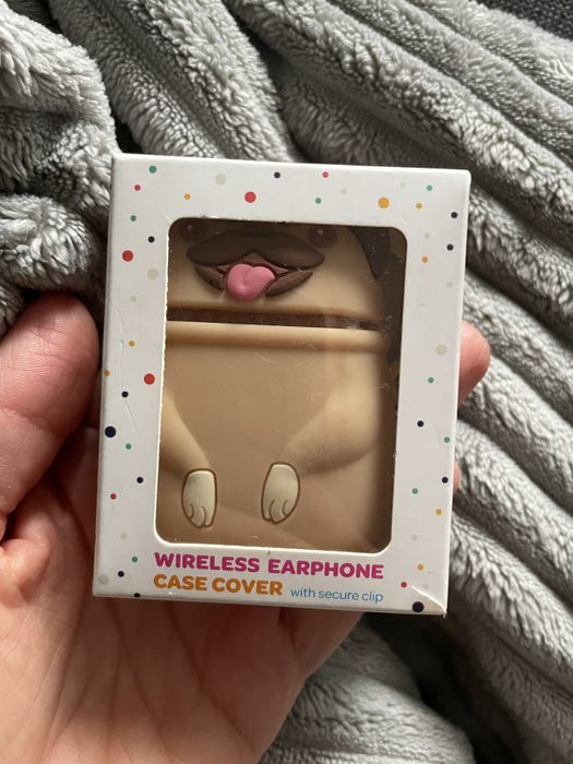 silikonowe etui na słuchawki bezprzewodowe w kształcie mopsa.