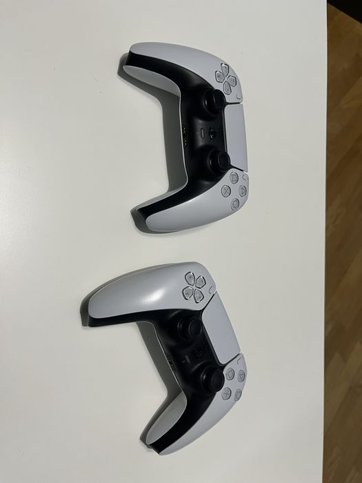 PlayStation 5 Blu-ray з двома геймпадами та іграми