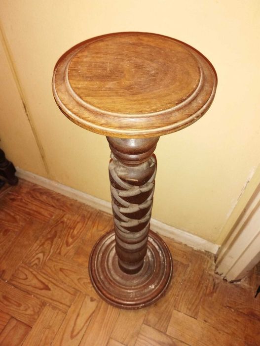 Mesa de Sala em madeira