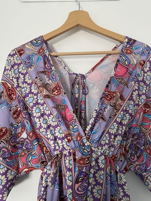 Vestido comprido com decote