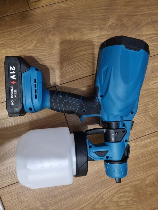 Bezprzewodowy pistolet natryskowy do farby 800 ml 21V |