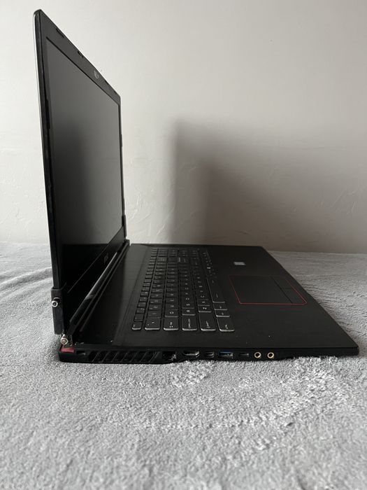 MSI GE73 7RD i7 8GB GTX 1050TI