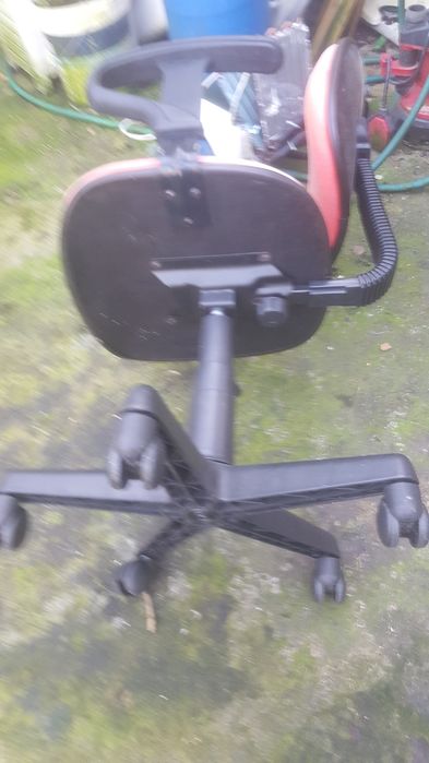 Cadeira  para  escritório  ou está  no  computador