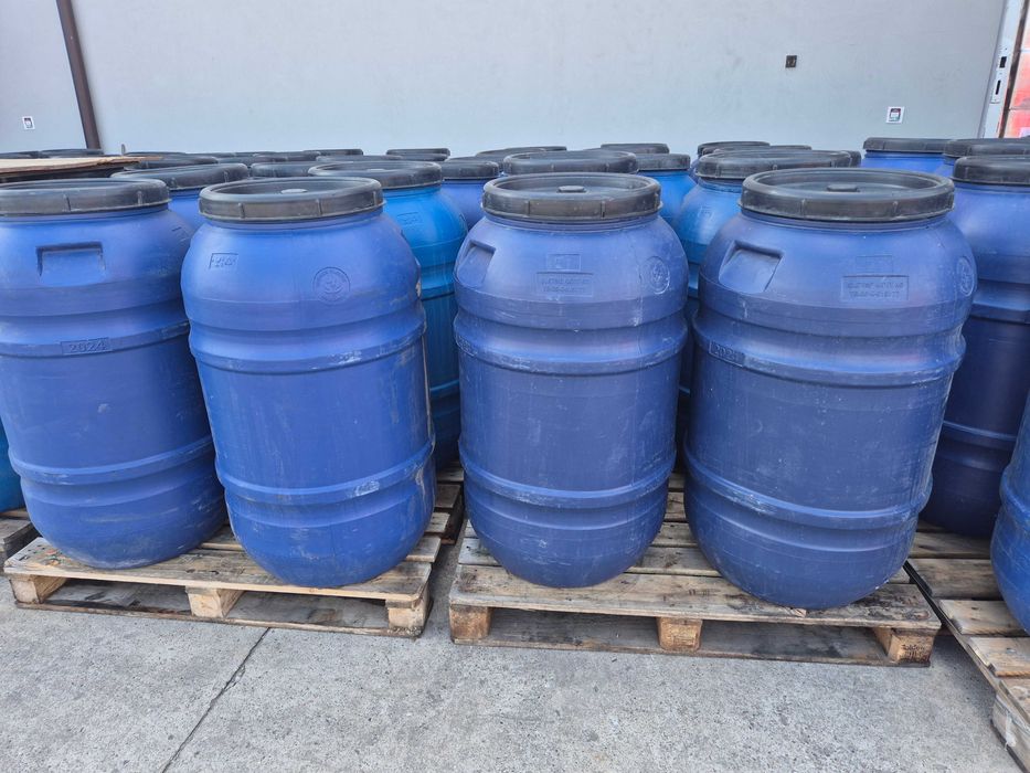 Beczki plastikowe 220L
