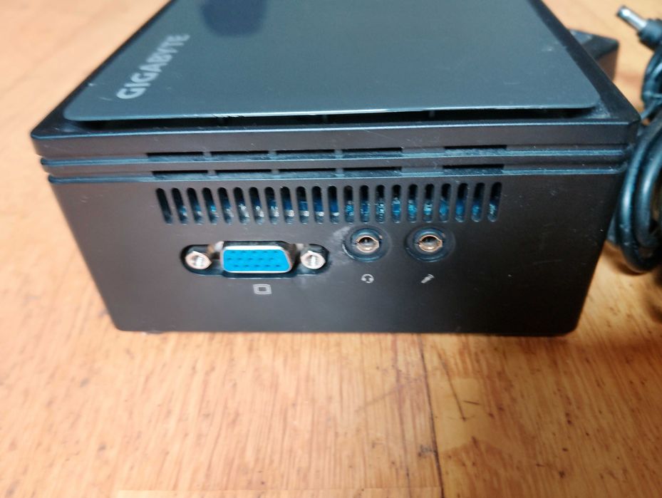 Gigabyte Brix N3150(4Gb DDR3, SSD 60Gb) з блоком живлення