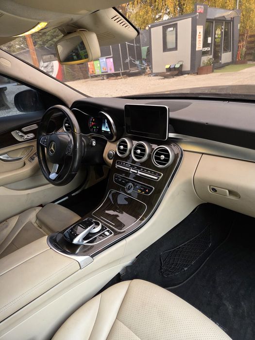 Mercedes W205 C300