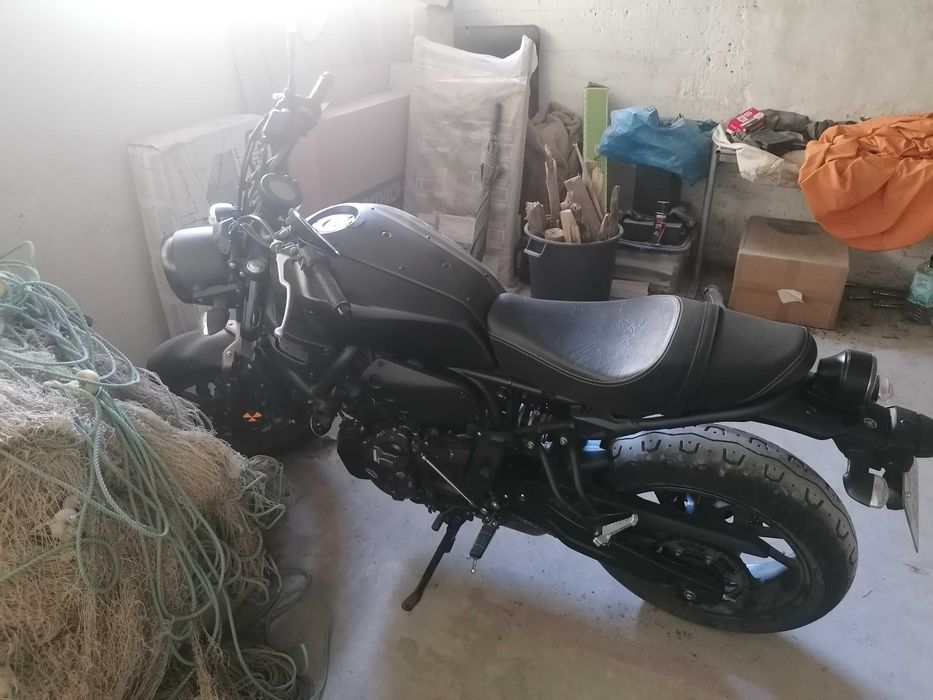Yamaha XSR 700 Preta