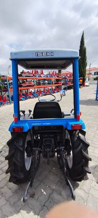 Iseki TF 19F - 3 cilindros 4x4 direção assistida