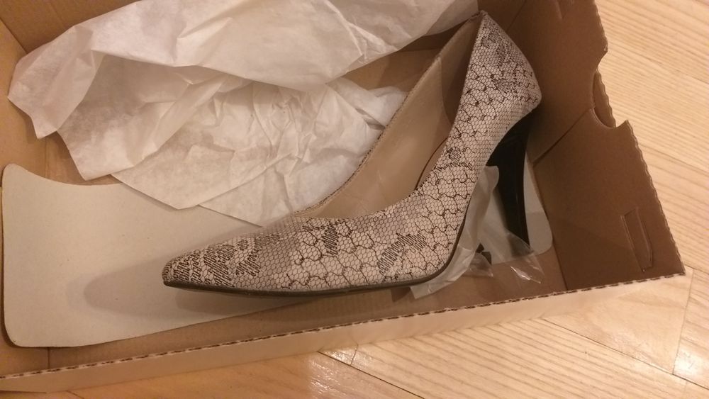 Czółenka skórzane 38