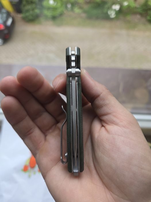 CRKT squid XM button lock