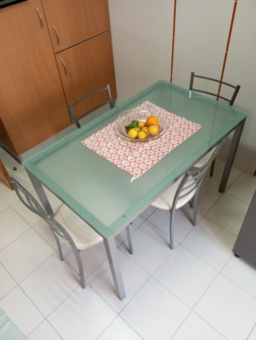 Mesa cozinha, sala ou escritório em vidro
