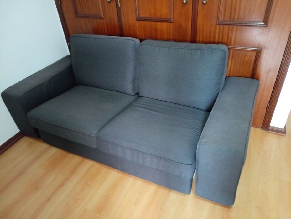 Sofá de dois lugares IKEA