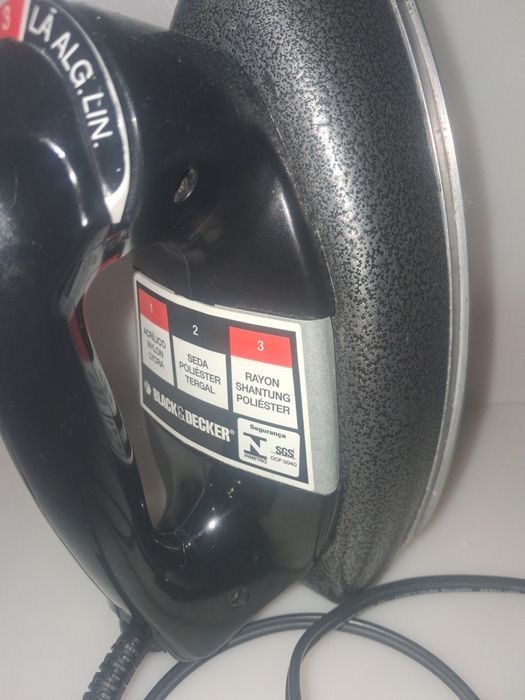 Antigo Ferro de Passar a Seco Black and Decker