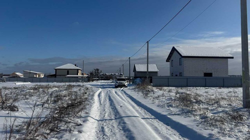 Продаж видової ділянки 8 соток в хорошому спокійному місці.