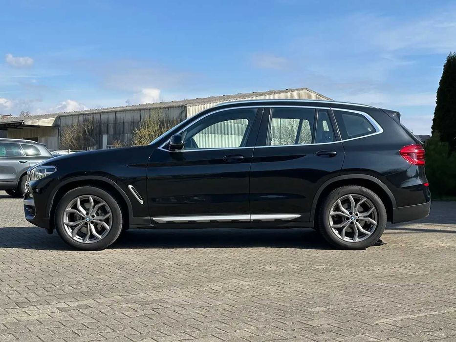 У продажі авто з ЄС BMW X3 30d xdrive Steptronic xLine/LED/Leder/Ambiente/AHK 2018 року.