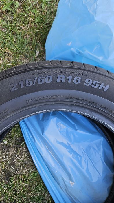 Sprzedam kpl. opon letnich  215/60/16