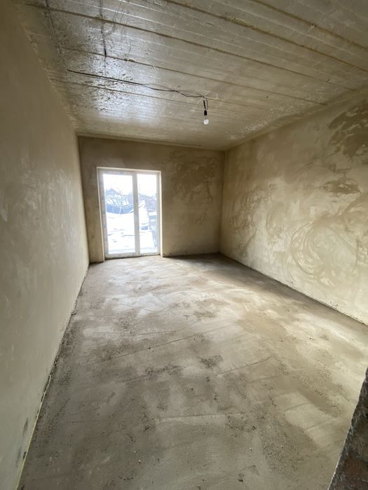 (Роша) Продаж останього тауну з міськими комунікаціями