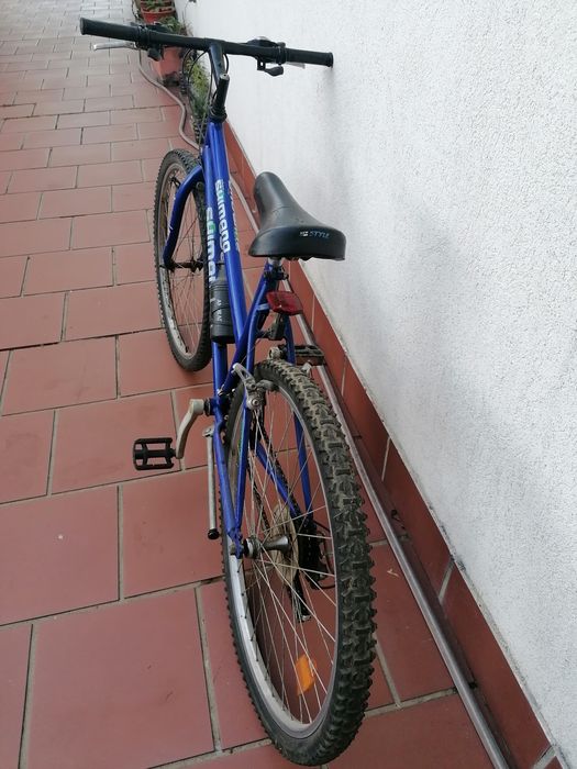 Vendo esta bicicleta de cor ajul