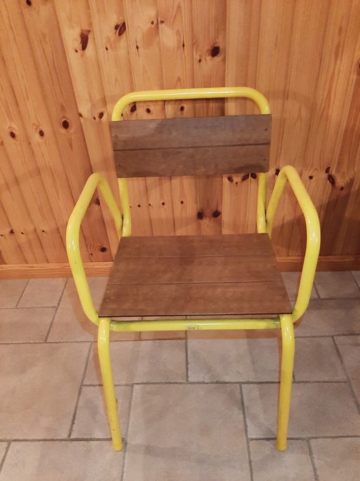 Conjunto mesa e cadeiras