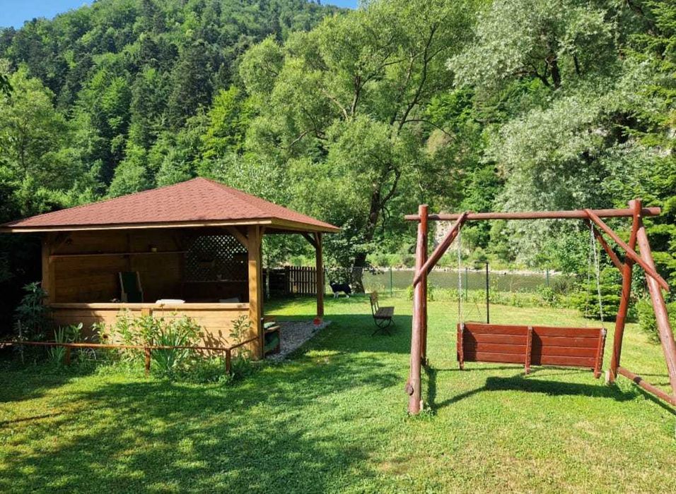 Drewniany Domek nad Dunajcem w Szczawnicy