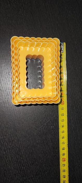 Moldes para folhados, e salgados.