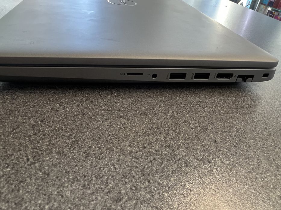 Jak nowy/ Dell/ Latitude 5521/ i7 11gen/ 32gb DDR4/ 512gb SSD/ w2