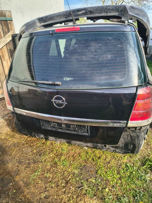 Klapa bagażnika Zafira b z20r