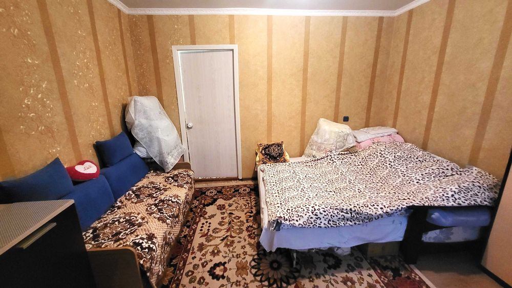 Продаж 2-х к.кв. вул. Сеченова буд. 48/64 заводський район 1/5 поверх високий.