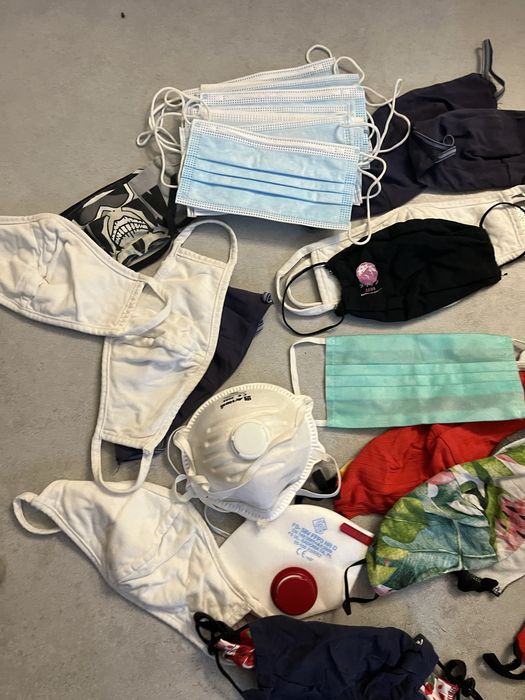 Maseczki materiałowe i jednorazowe
