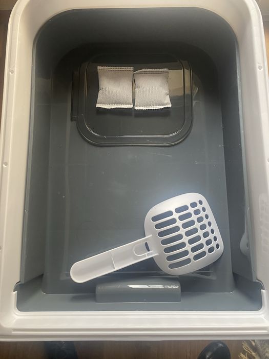 Liteira  para gatos Nova, sem uso !