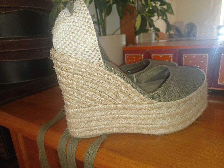 Sandálias de cunha  da Pull&Bear