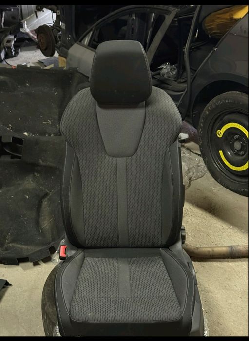 Сидение левое шкода  октавия А8