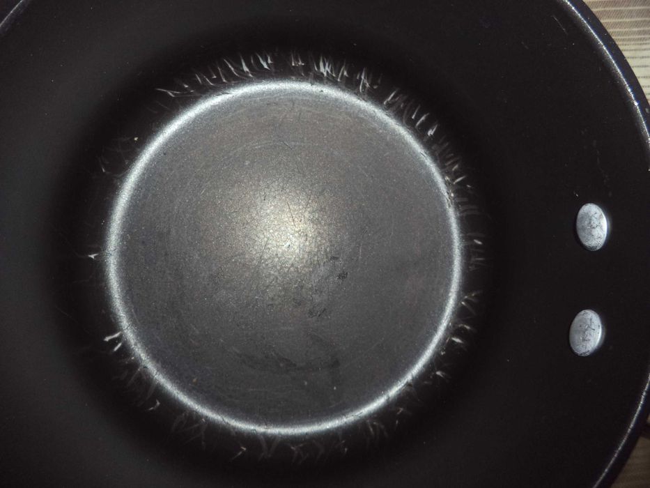 Продам Каструлю 2 . 8 л