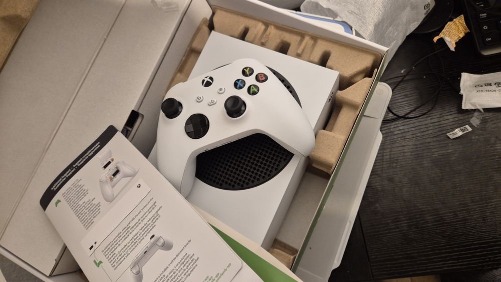 Xbox series S (quase nova) 256gb