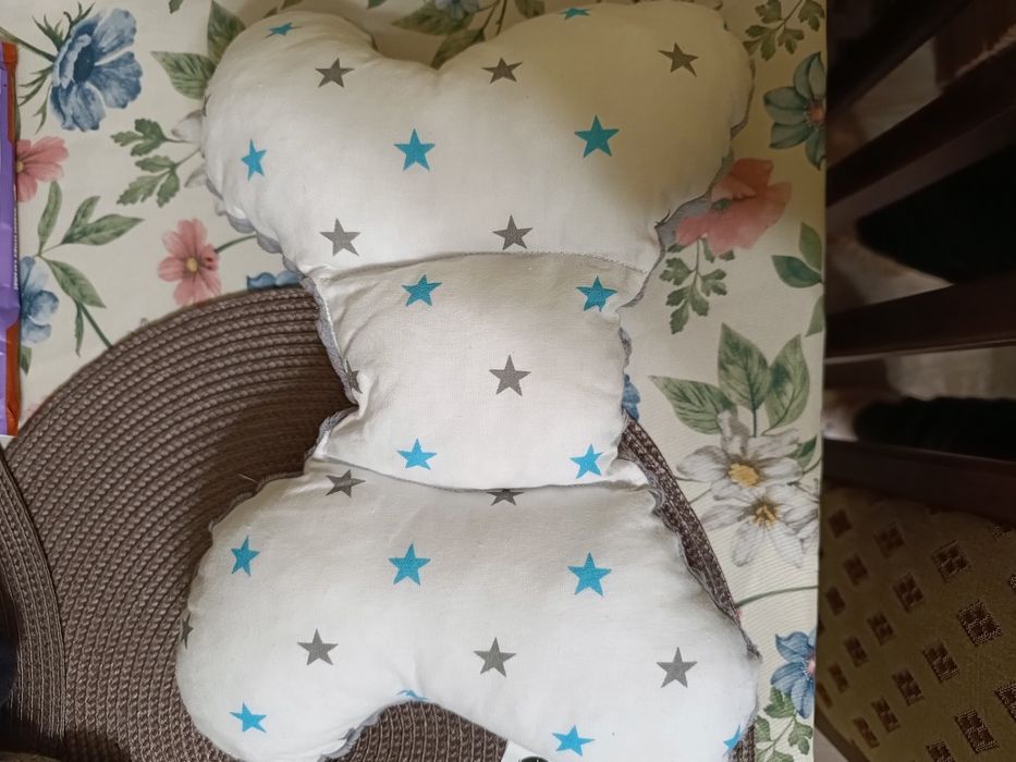 Poduszka motylek oraz poduszka z kołderką